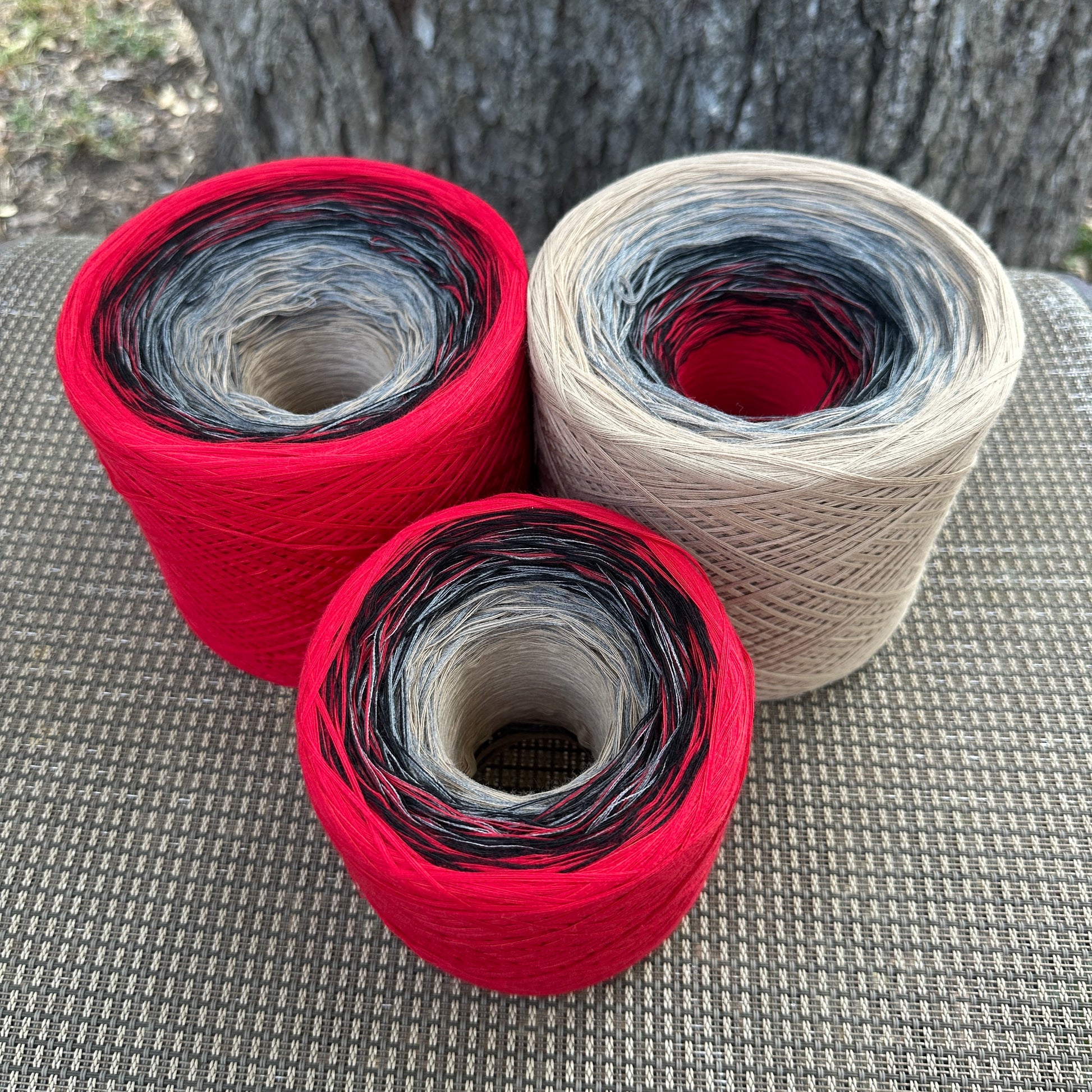 New Poppy, August Birth Flower, Gradient Cotton Natural Fiber Yarn - Rena'sThreadandCrafts